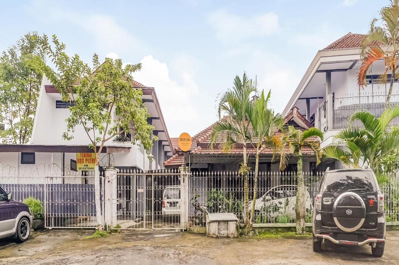 Spot On 90797 Sukun Syariah Homestay Malang Zewnętrze zdjęcie